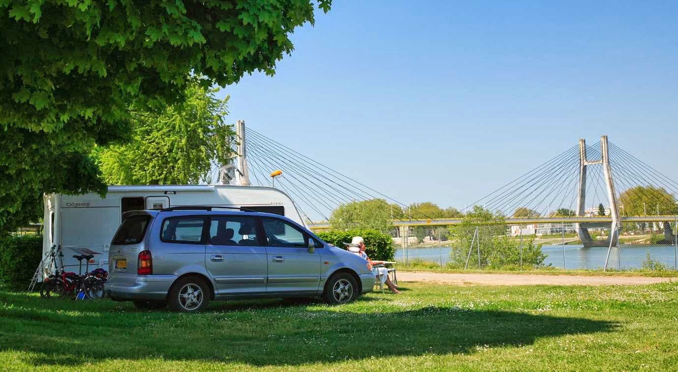 Camping Du Pont De Bourgogne