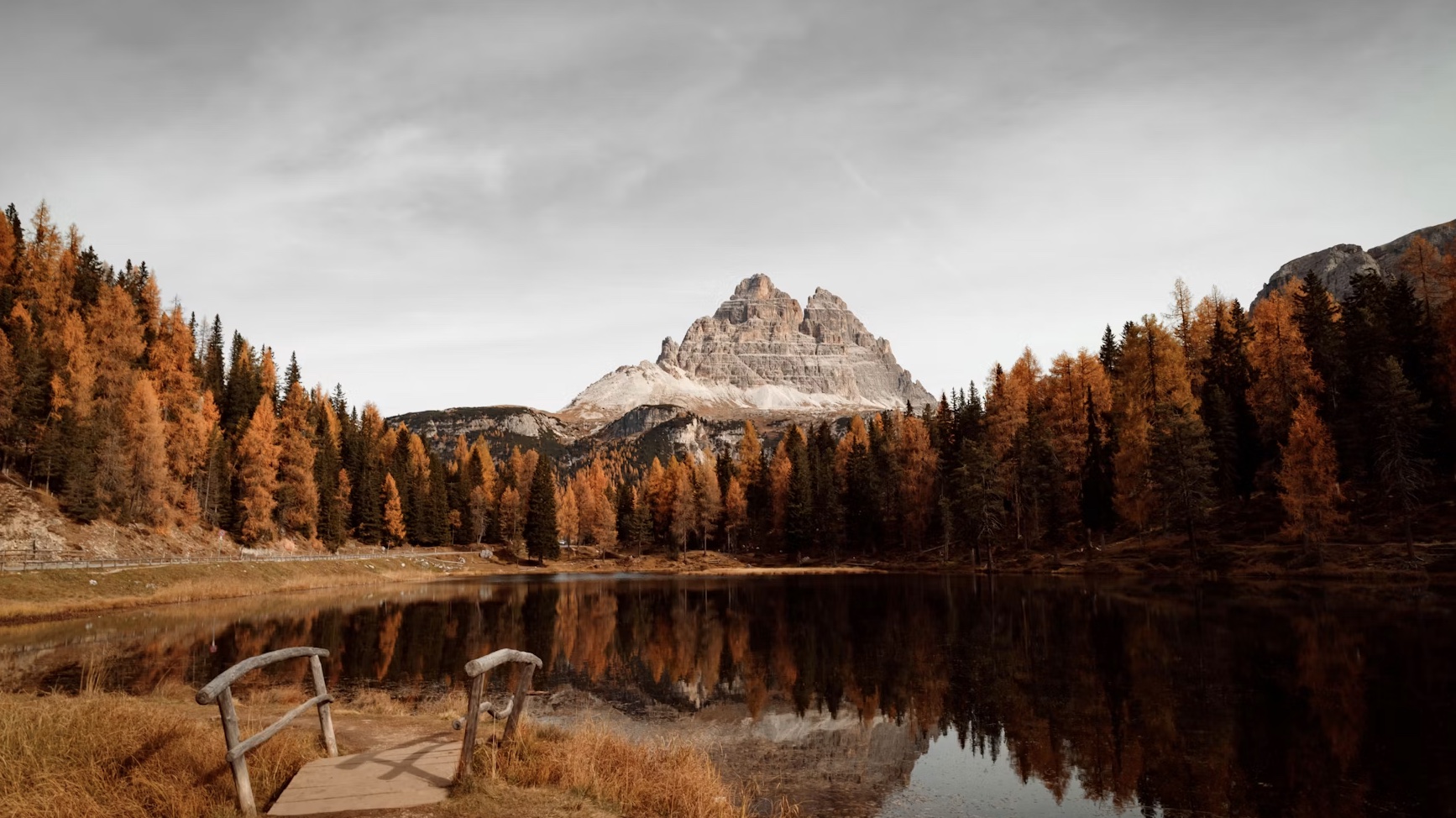 Wohnmobil-Urlaub in den Dolomiten: Herbstfärbung